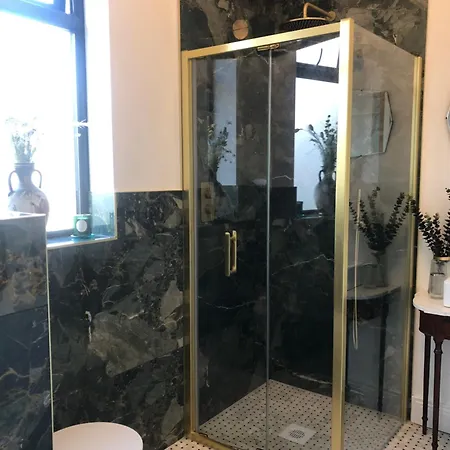 Oda ve Kahvaltı Dillion House