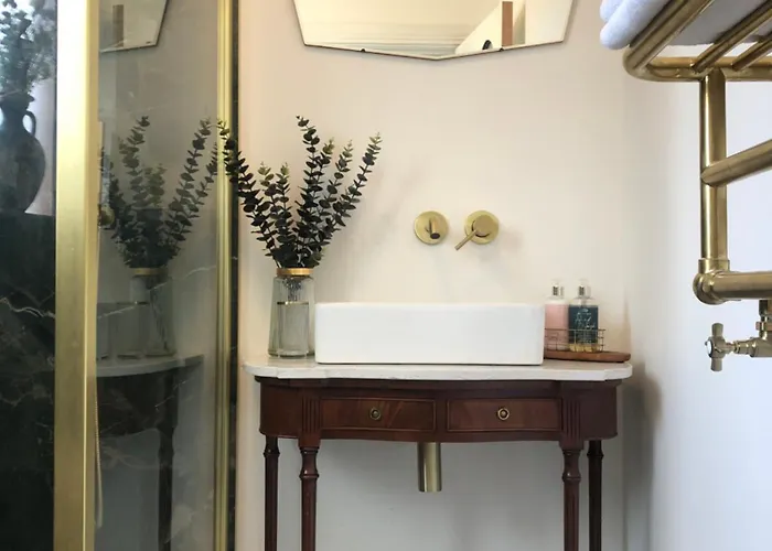 Dillion House Bed & Breakfast